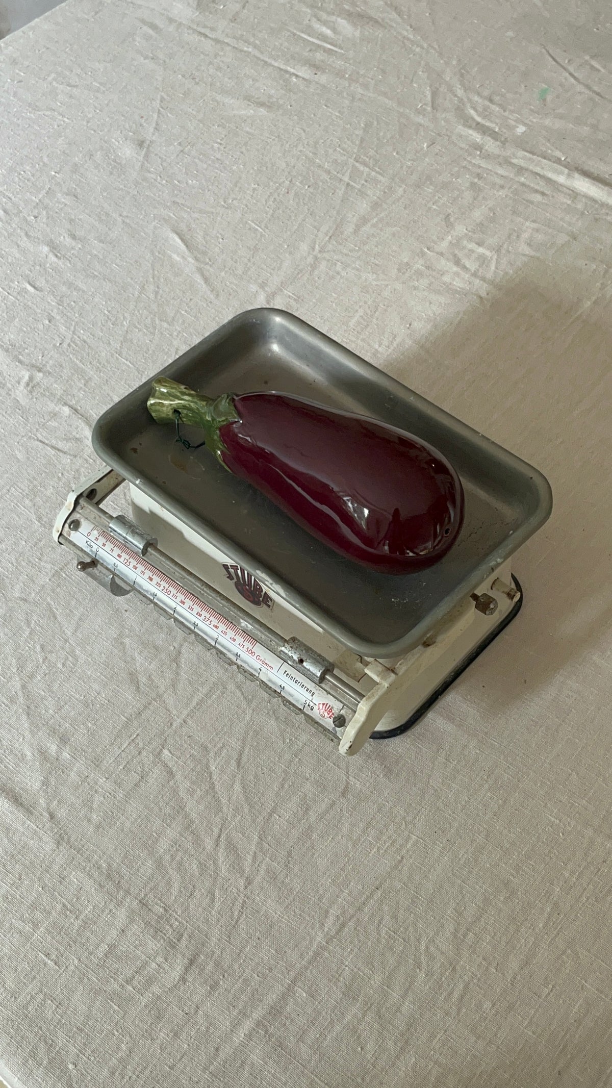 Aubergine van keramiek
