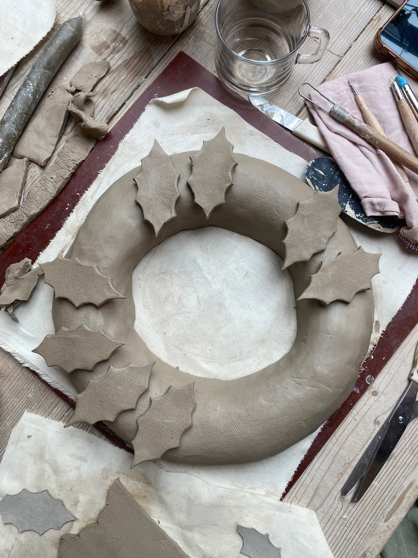 Workshop kerstkrans van keramiek