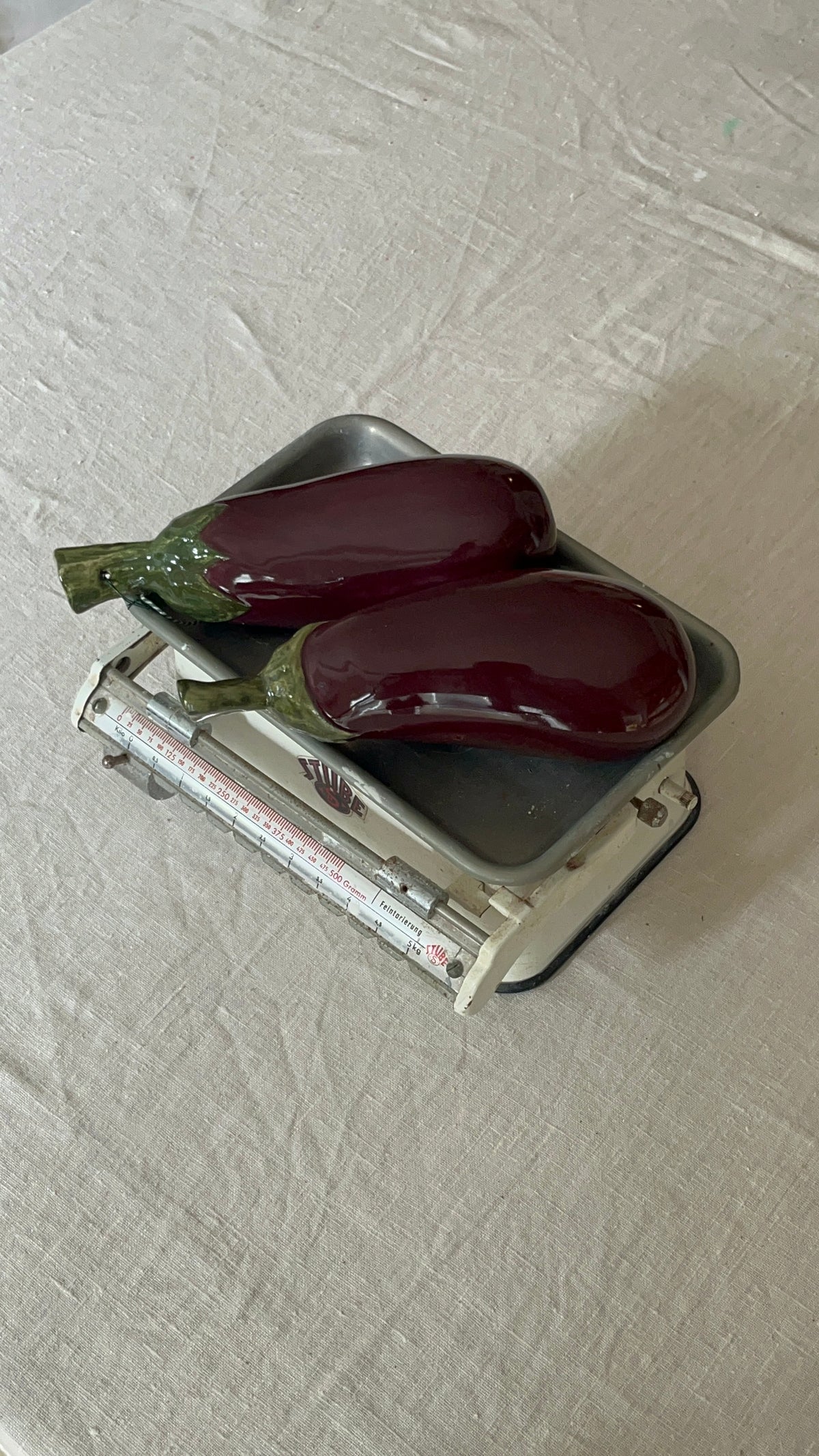 Aubergine van keramiek