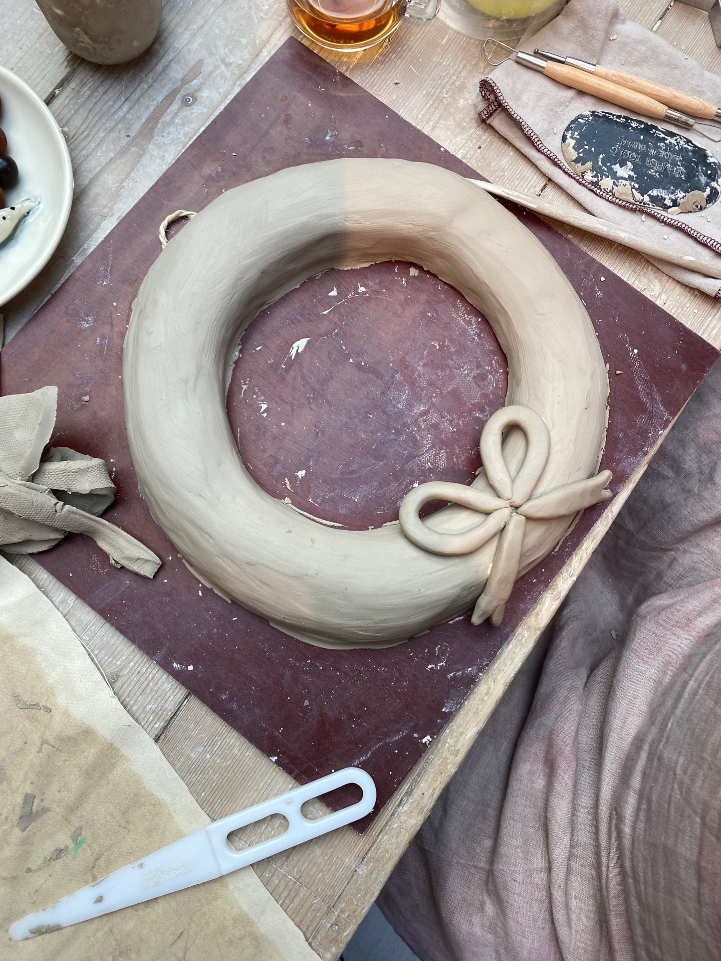 Workshop kerstkrans van keramiek
