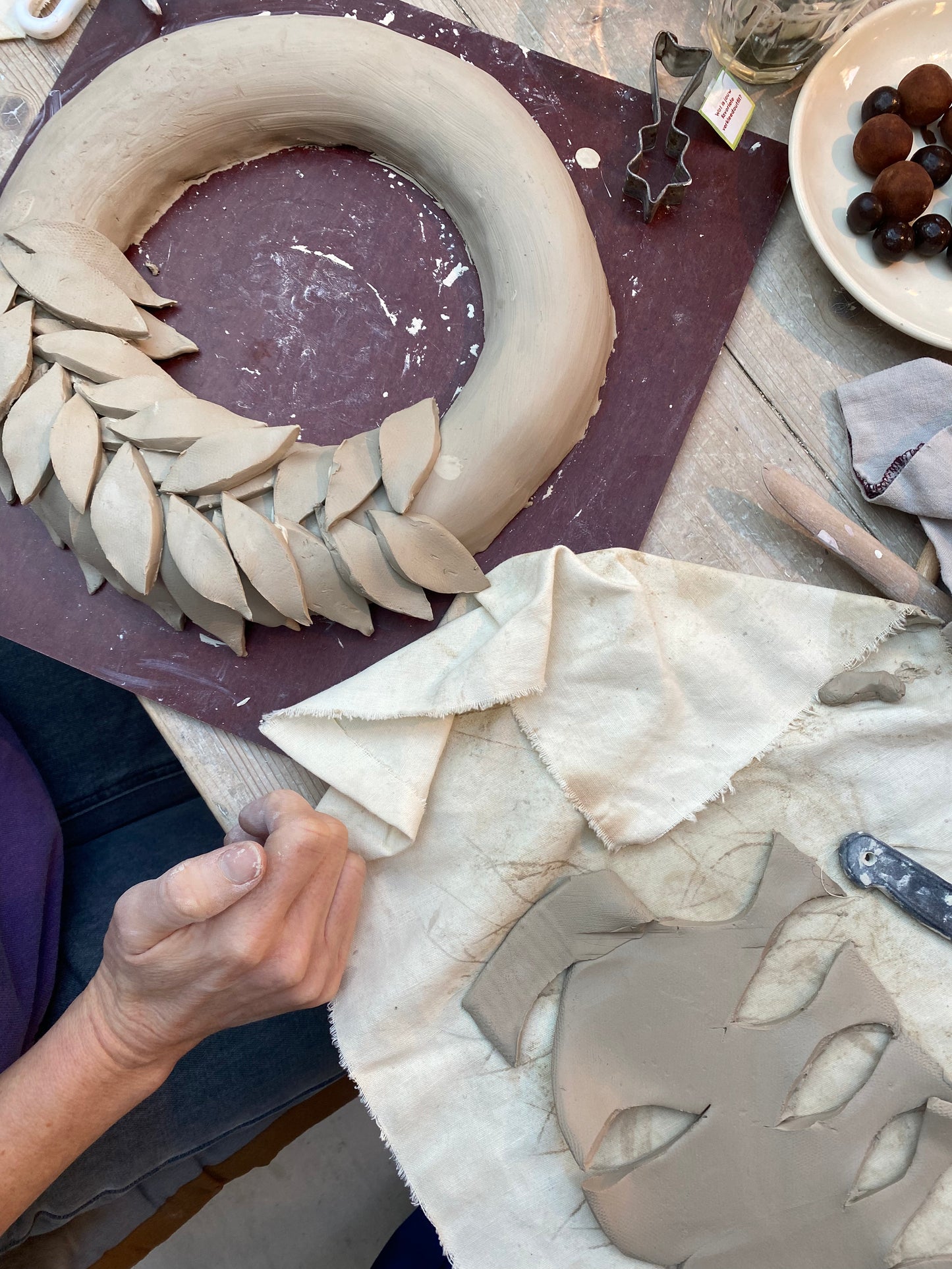 Workshop kerstkrans van keramiek